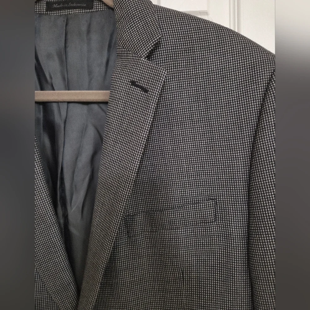 Calvin Klein Men's Nailhead Silk/Wool Blend Sport Coat